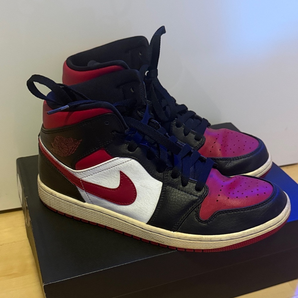 Pre-owned Nike Jordan Black and Red High-Top Sneakers
